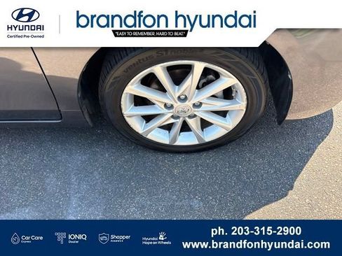 Used 2012 Toyota Prius V Five FWD image 32