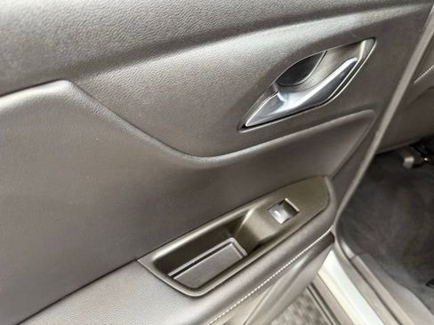 Used 2025 Chevrolet Blazer LT image 17