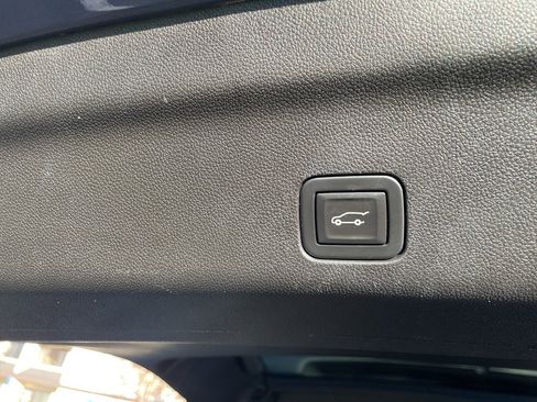 Used 2021 Chevrolet Tahoe Z71 w/ Z71 Signature Package image 60