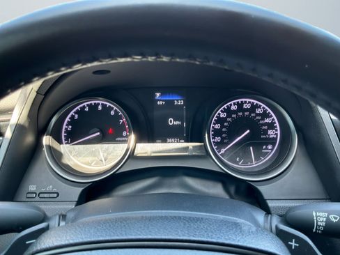 Used 2023 Toyota Camry SE FWD image 12