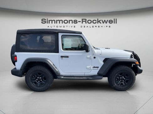 Used 2022 Jeep Wrangler Sport AWD/4WD image 6