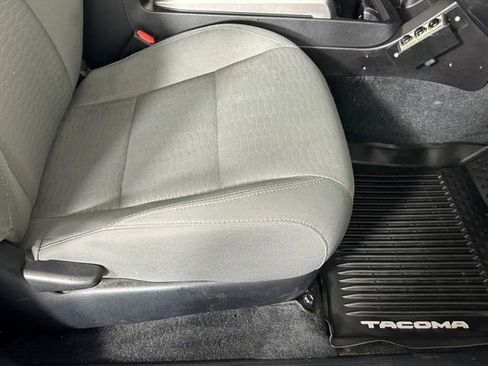 Used 2016 Toyota Tacoma SR5 w/ SR5 Appearance Package (SN) image 10