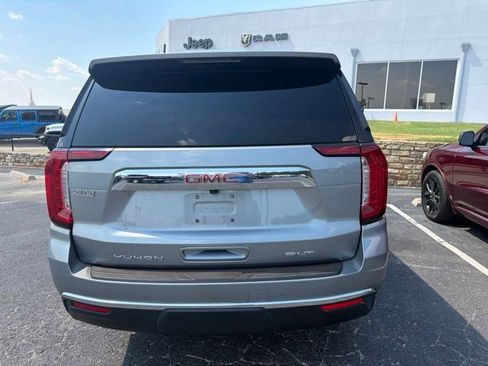 Used 2024 GMC Yukon SLT w/ SLT Premium Package AWD/4WD image 17