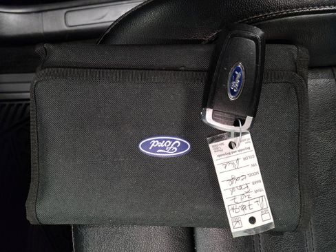 Used 2017 Ford Edge SEL w/ Equipment Group 201A AWD/4WD image 29