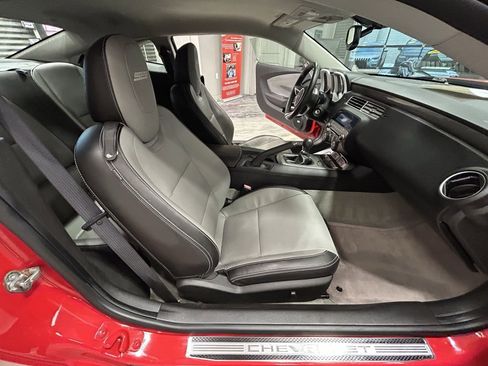 Used 2010 Chevrolet Camaro SS w/ LPO, Ground Effects Package image 34