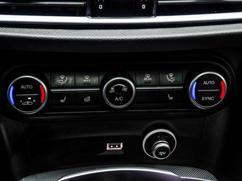 Used 2023 Alfa Romeo Stelvio Veloce image 24