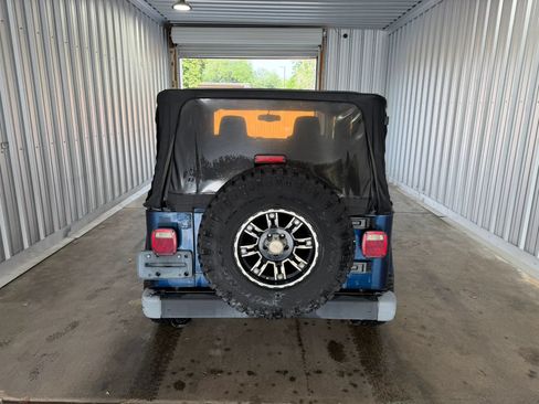 Used 2005 Jeep Wrangler Unlimited AWD/4WD image 6