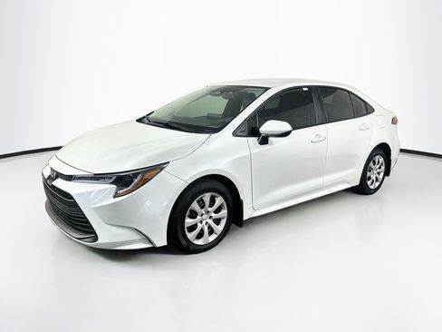 Used 2026 Toyota Corolla LE FWD image 3