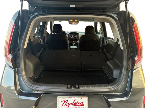Used 2025 Kia Soul LX w/ LX Technology Package FWD image 26