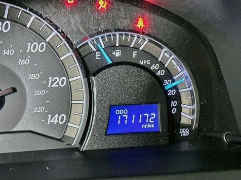 Used 2012 Toyota Camry SE FWD image 18
