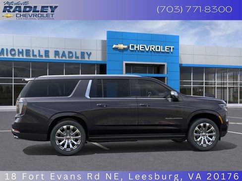 New 2026 Chevrolet Suburban Premier image 5