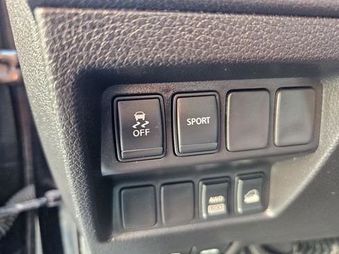 Used 2014 Nissan Rogue S image 18