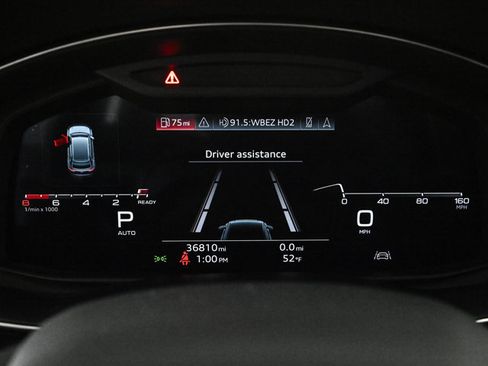 Used 2022 Audi Q8 Premium image 11