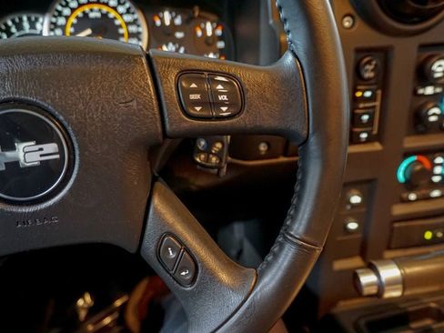 Used 2005 HUMMER H2 w/ Preferred Equipment Group image 59