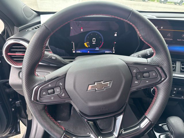 Used 2024 Chevrolet Trax RS FWD image 31