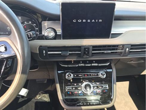Used 2020 Lincoln Corsair AWD w/ Premium Package image 16
