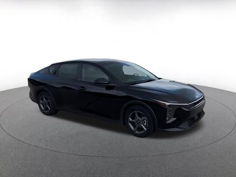Used 2025 Kia K4 FWD image 2