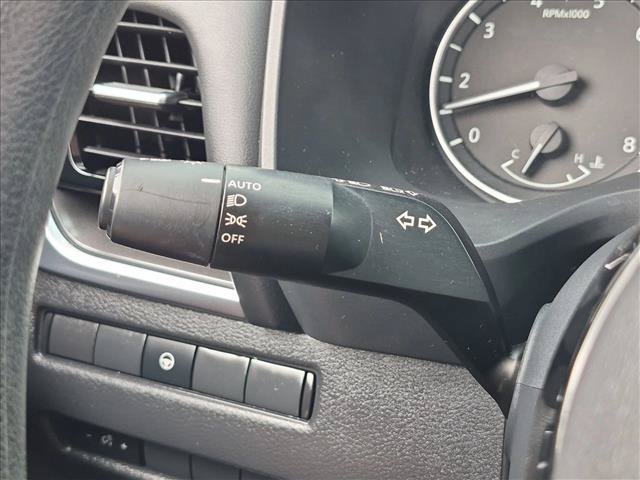 Used 2022 Nissan Rogue SV FWD image 16