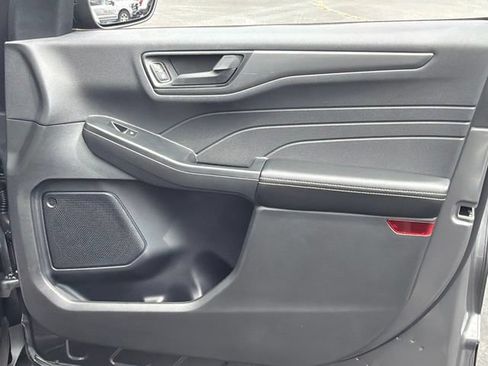 Used 2025 Ford Escape Active AWD/4WD image 25