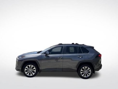 Used 2021 Toyota RAV4 XLE Premium FWD image 6