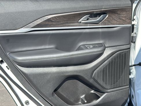 New 2026 Jeep Grand Cherokee Altitude AWD/4WD image 15