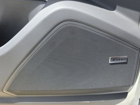 New 2025 Porsche Cayenne image 19