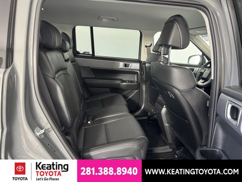 Used 2026 Hyundai Santa Fe SEL FWD image 18