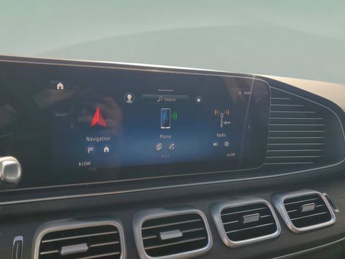 Certified 2026 Mercedes-Benz GLS 450 4MATIC image 32