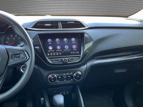 Used 2021 Chevrolet TrailBlazer LT w/ Convenience Package image 9