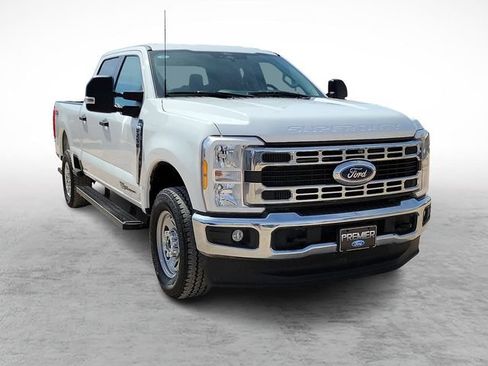Used 2024 Ford F250 XLT w/ FX4 Off-Road Package AWD/4WD image 2