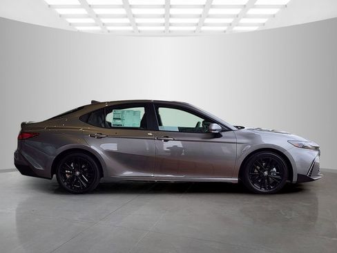 New 2026 Toyota Camry SE image 2