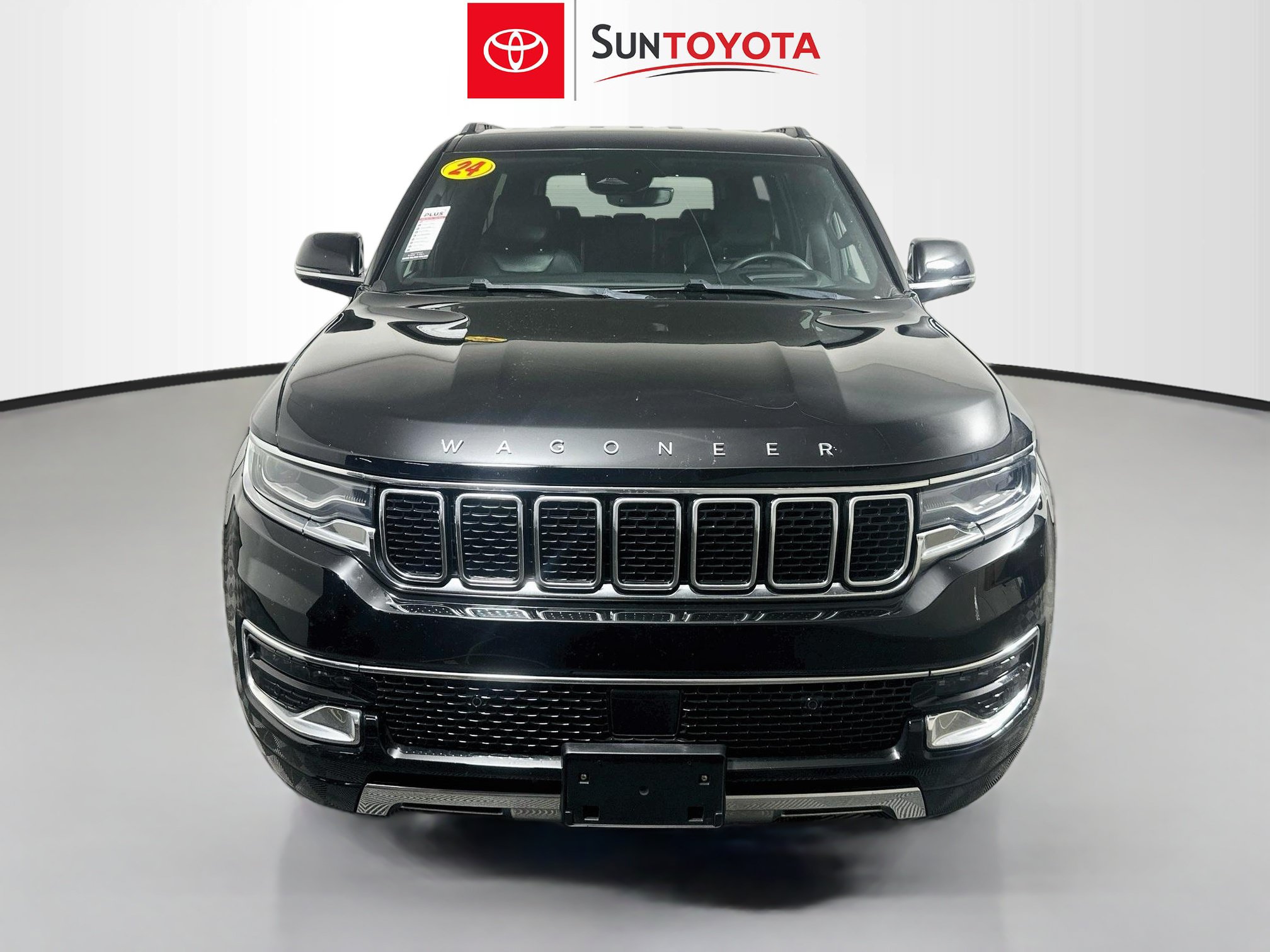 Used 2024 Jeep Wagoneer Series III AWD/4WD image 10