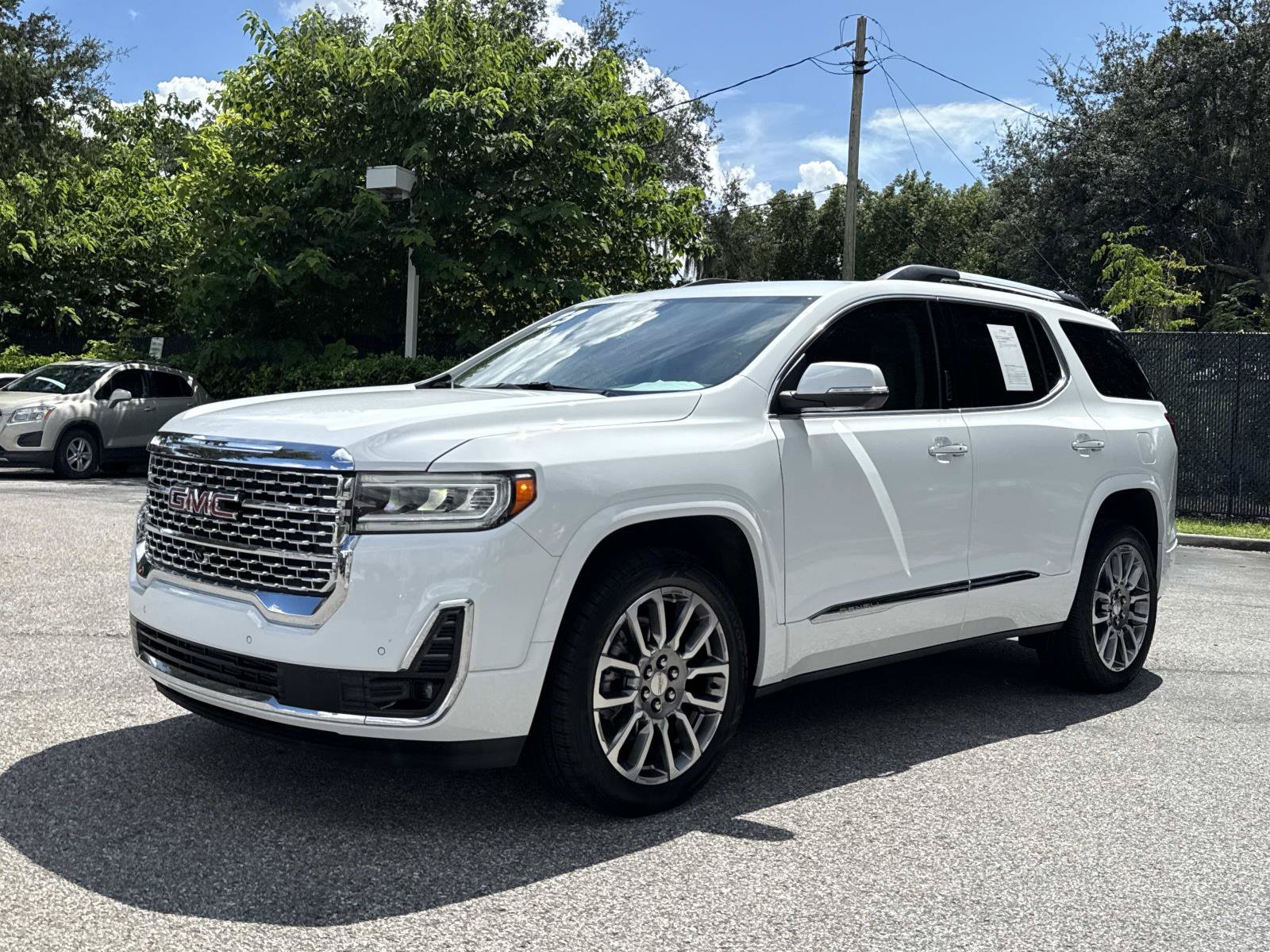 Used 2023 GMC Acadia Denali w/ Denali Technology Package FWD image 7