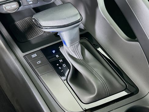 Used 2025 Hyundai Elantra Sport FWD image 24