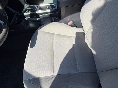 Used 2017 Toyota Tacoma SR image 10