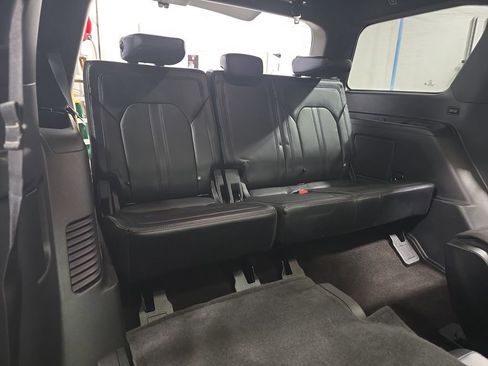 Used 2021 Ford Expedition Limited image 12