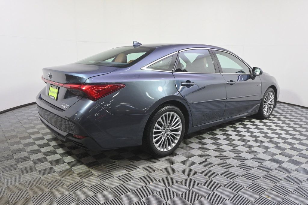 Used 2020 Toyota Avalon Limited w/ Advanced Safety Package FWD image 7