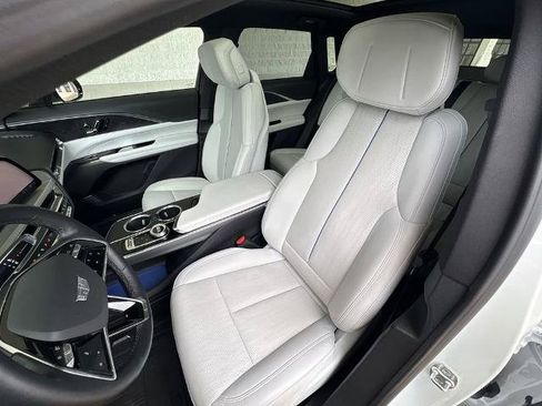 Certified 2024 Cadillac Lyriq Luxury w/ LPO, Floor Liner Package AWD/4WD image 20