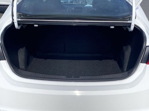 Used 2023 Chevrolet Malibu LT image 29