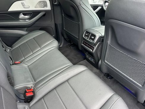 Used 2025 Mercedes-Benz GLS 450 4MATIC image 32