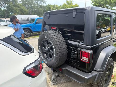 Used 2023 Jeep Wrangler Unlimited AWD/4WD image 6