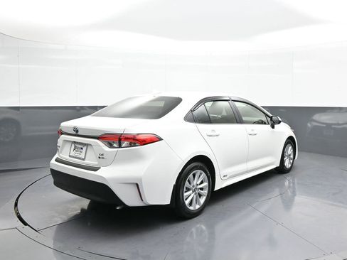 Certified 2025 Toyota Corolla LE image 6