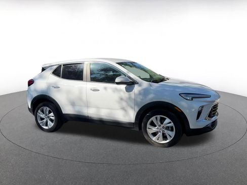 Used 2025 Buick Encore GX Preferred image 2