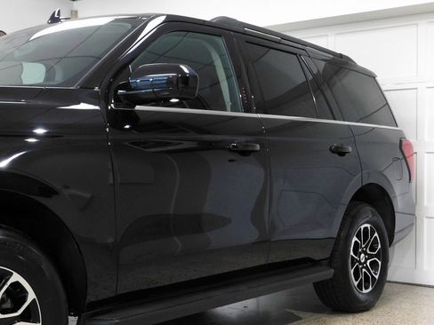 Used 2024 Ford Expedition XLT image 18