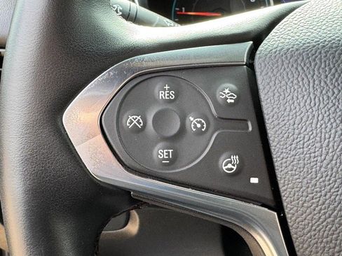 Used 2023 Chevrolet Traverse LT image 19