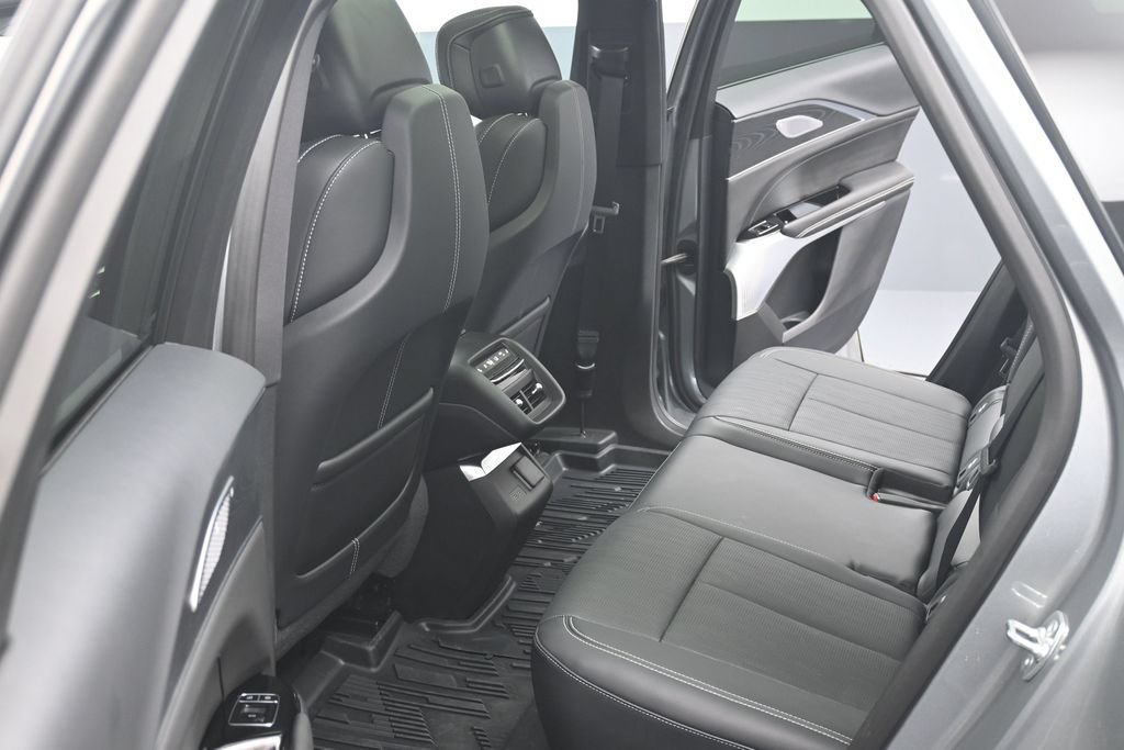 Used 2026 Cadillac Lyriq V w/ LPO, Floor Liner Package AWD/4WD image 13