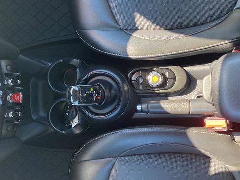 Used 2020 MINI Cooper 2-Door Hardtop FWD image 16