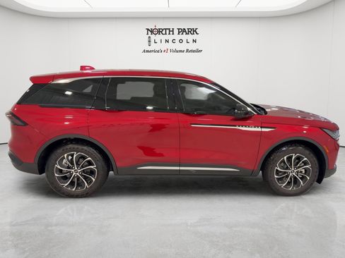 New 2026 Lincoln Nautilus Premier AWD/4WD image 2