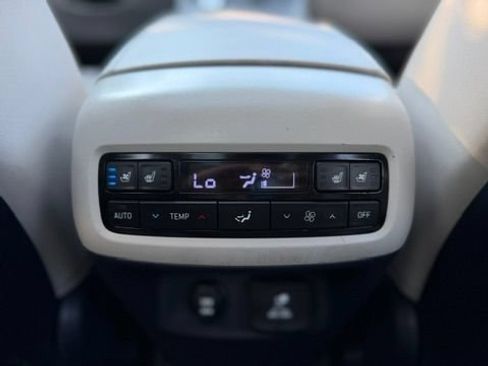 Used 2021 Hyundai Palisade Limited w/ Winter Package AWD/4WD image 37