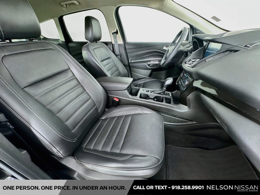 Used 2019 Ford Escape Titanium AWD/4WD image 28